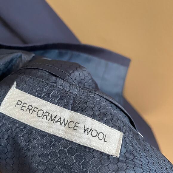 Linea Uomo Mens 100% Wool Blazer Size 48 Short / 46 Waist Navy Performance Wool - Picture 4 of 5